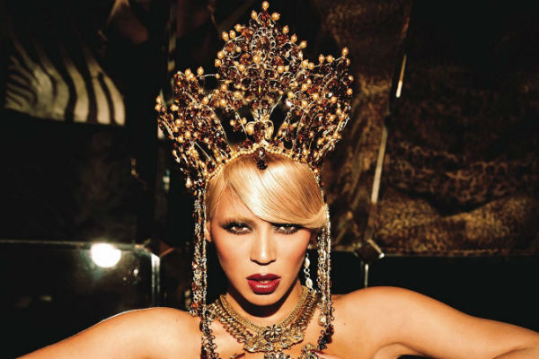 ARIELLE BERNSTEIN: Gold Leash: The Gap Between Role Model Feminism and Our Obsession with the American Gangster&nbsp;Wife