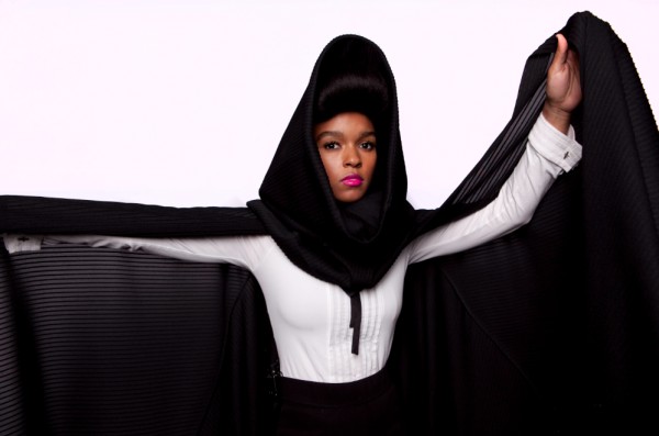 A NEW COLUMN BY ARIELLE BERNSTEIN: The Princess, The Queen and The Warrior: Part 1: Teeth and&nbsp;Swagger.